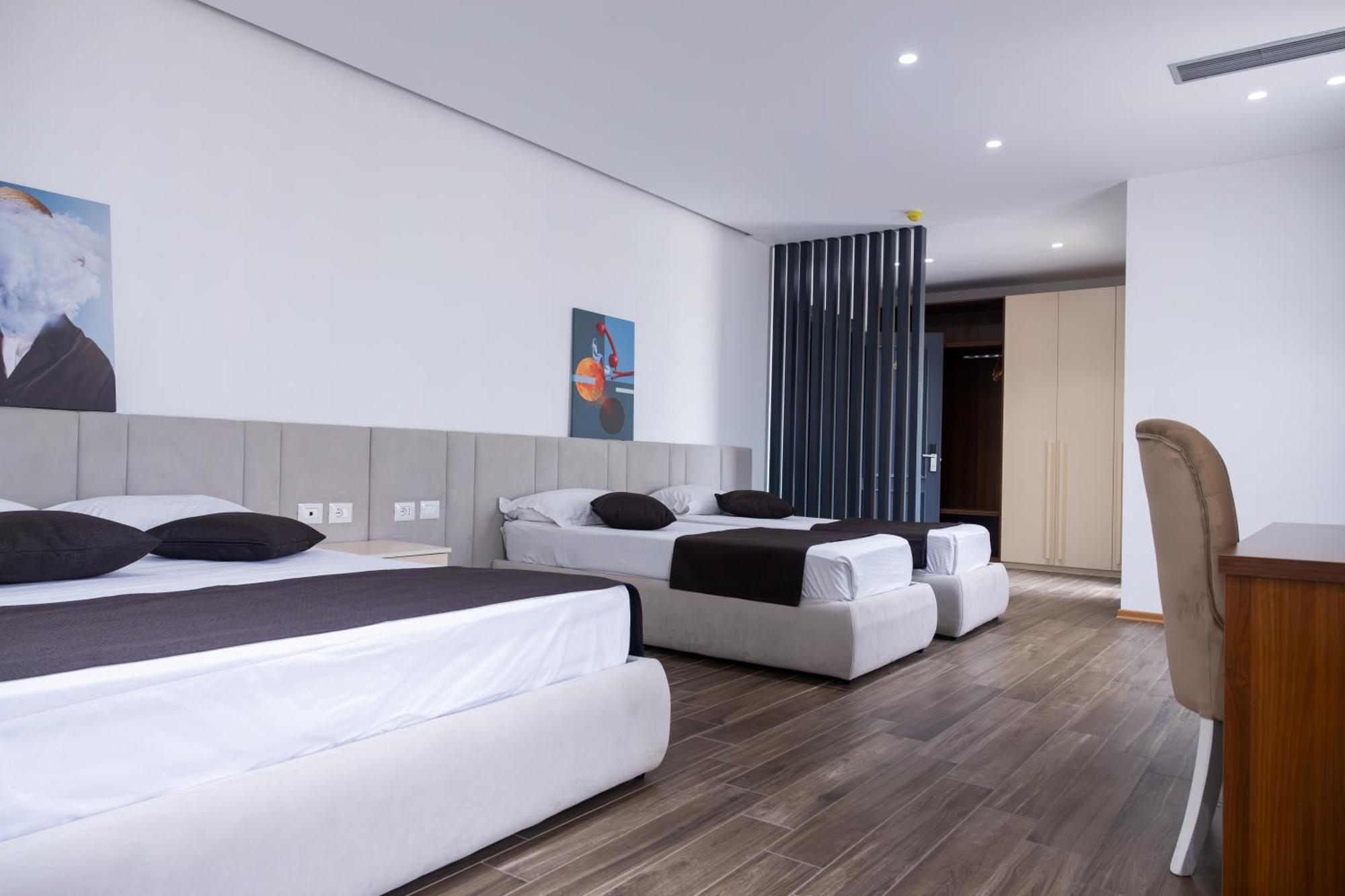 Amh Hotel ドゥラス エクステリア 写真