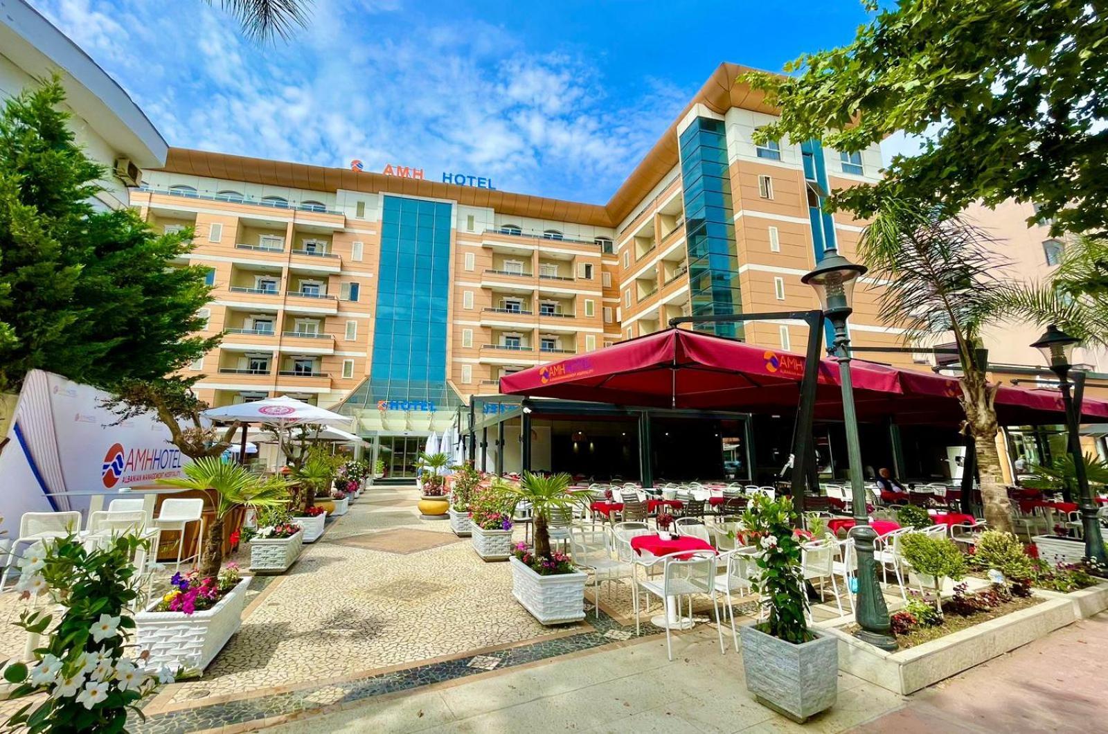 Amh Hotel ドゥラス エクステリア 写真